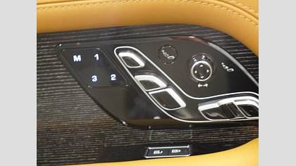 Range Rover 19