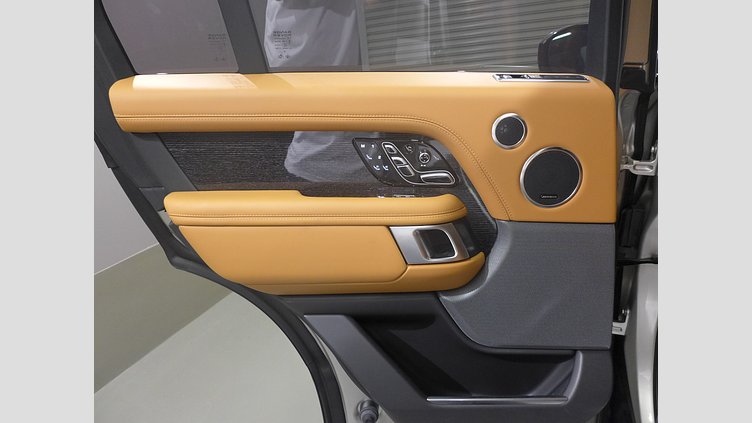 2021 認定中古車 Land Rover Range Rover アルバ 5.0リッターV8スーパーチャージド 525PS ガソリン スタンダードホイールベース FIFTY