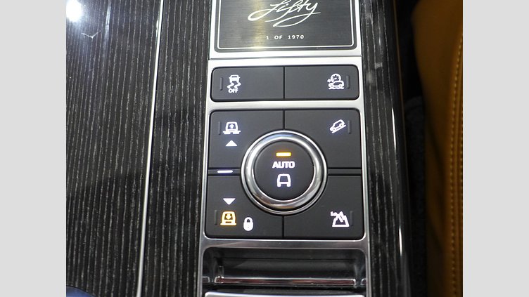 2021 認定中古車 Land Rover Range Rover アルバ 5.0リッターV8スーパーチャージド 525PS ガソリン スタンダードホイールベース FIFTY