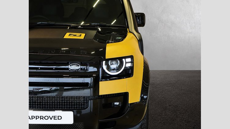 2026 Approved Land Rover Defender 110 (1MY) Deep Sandglow Yellow 沙光深黃 Automatic D350 Trophy