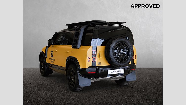 2026 Approved Land Rover Defender 110 (1MY) Deep Sandglow Yellow 沙光深黃 Automatic D350 Trophy