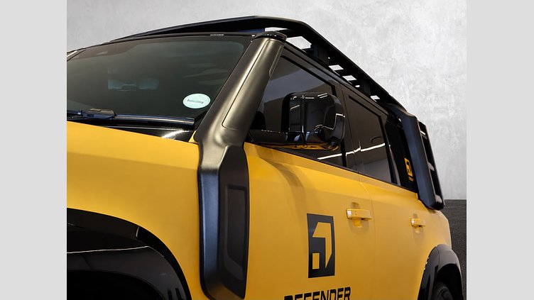 2026 Approved Land Rover Defender 110 (1MY) Deep Sandglow Yellow 沙光深黃 Automatic D350 Trophy