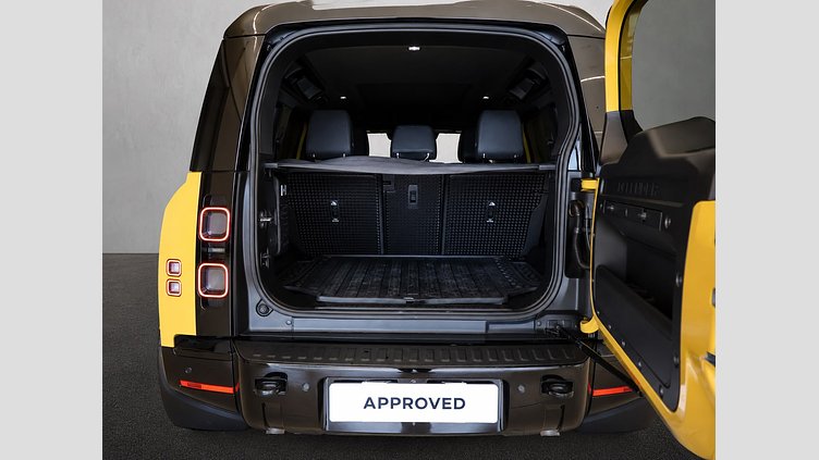 2026 Approved Land Rover Defender 110 (1MY) Deep Sandglow Yellow 沙光深黃 Automatic D350 Trophy