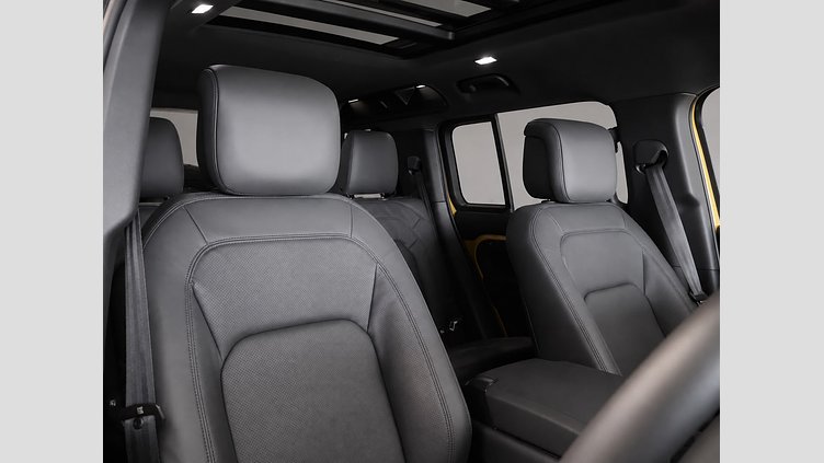 2026 Approved Land Rover Defender 110 (1MY) Deep Sandglow Yellow 沙光深黃 Automatic D350 Trophy