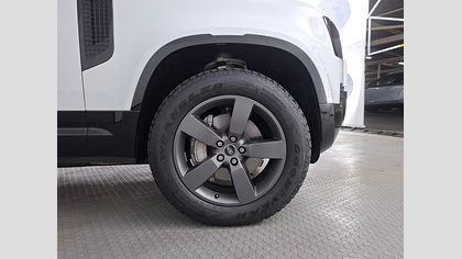 Defender 110 9