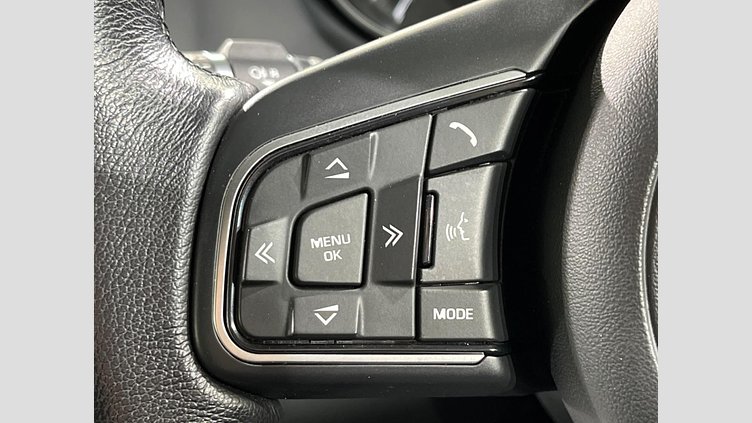 2019 認定中古車 Jaguar E-Pace Yulong White 2.0 litre i4D Diesel Ｓ