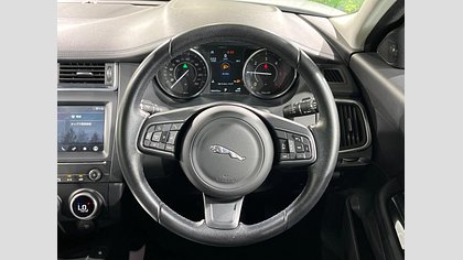 E-Pace 32