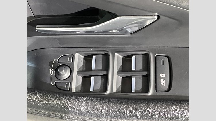 2019 認定中古車 Jaguar E-Pace Yulong White 2.0 litre i4D Diesel Ｓ