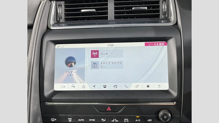 2019 認定中古車 Jaguar E-Pace Yulong White 2.0 litre i4D Diesel Ｓ