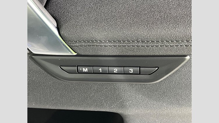 2023 認定中古車 Land Rover Discovery Sport フジホワイト D200 AWD（オートマチック）MHEV 標準ホイールベース SE