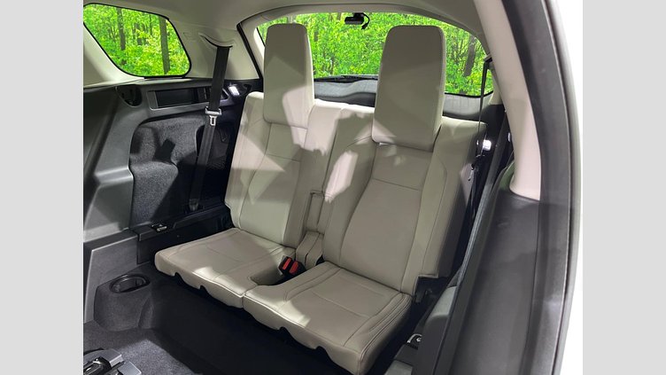 2023 認定中古車 Land Rover Discovery Sport フジホワイト D200 AWD（オートマチック）MHEV 標準ホイールベース SE