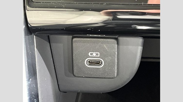 2023 認定中古車 Land Rover Discovery Sport フジホワイト D200 AWD（オートマチック）MHEV 標準ホイールベース SE