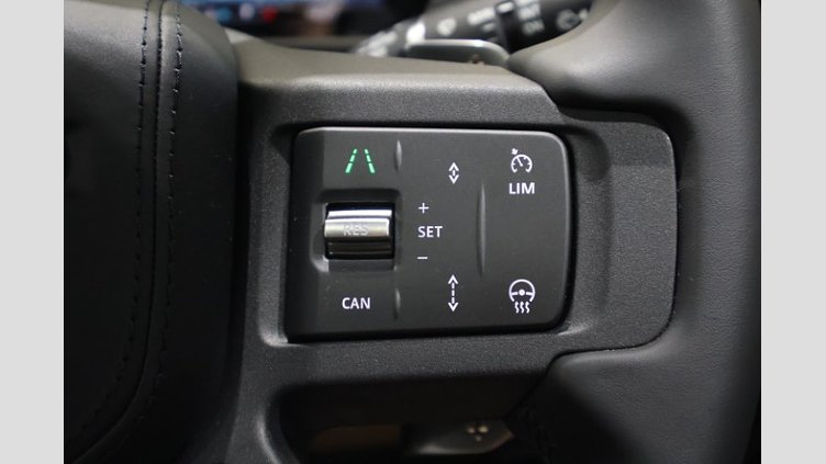 2025 認定中古車 Land Rover Defender 110 フジホワイト P525 ガソリン V8
