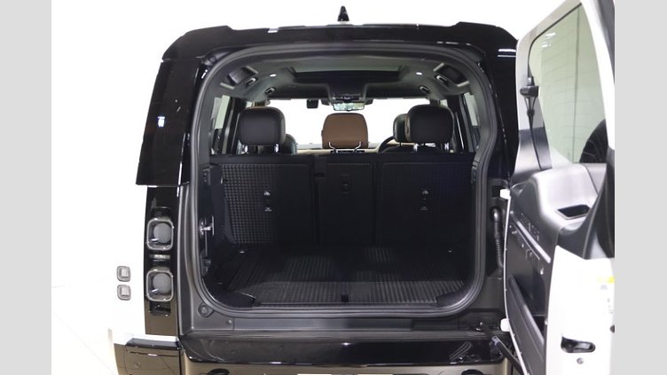 2025 認定中古車 Land Rover Defender 110 フジホワイト P525 ガソリン V8