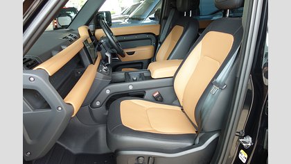 Defender 110 2