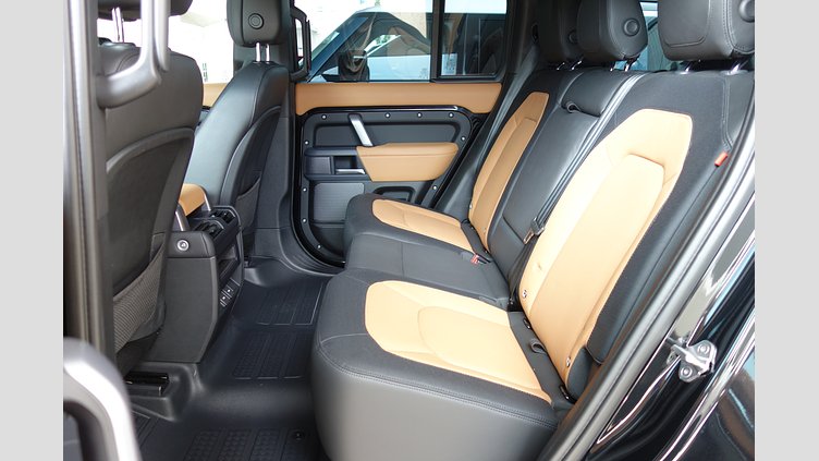 2023 認定中古車 Land Rover Defender 110 サントリーニブラック D300 AWD（AT） X-DYNAMIC HSE
