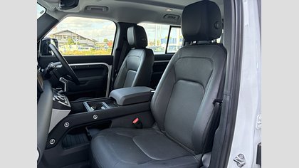 Defender 110 2