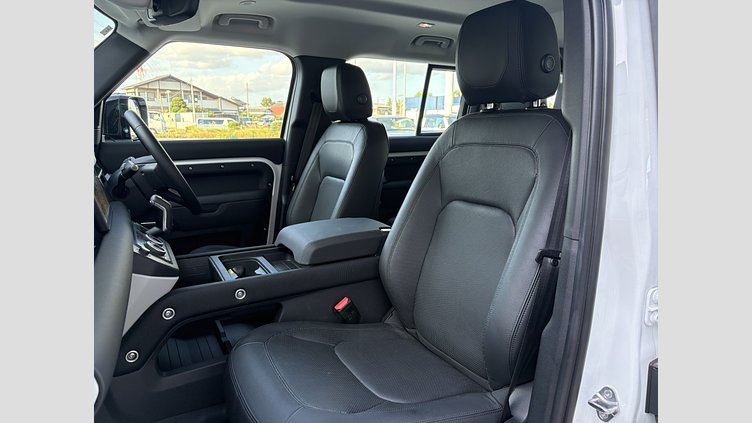 2024 認定中古車 Land Rover Defender 110 フジホワイト D300 AWD（AT） S