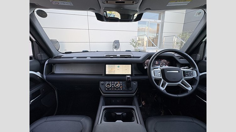 2024 認定中古車 Land Rover Defender 110 フジホワイト D300 AWD（AT） S