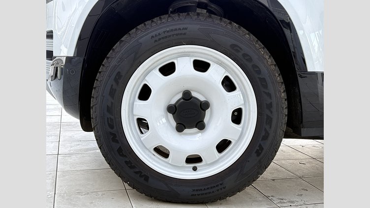 2024 認定中古車 Land Rover Defender 110 フジホワイト D300 AWD（AT） S