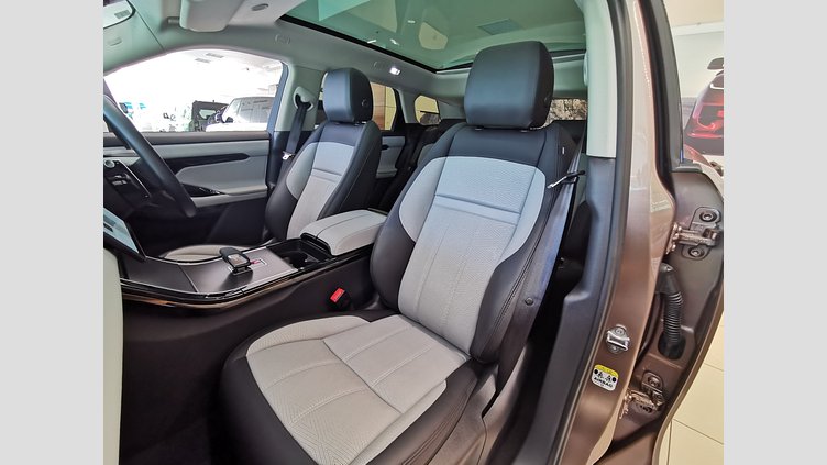 2024 認定中古車 Land Rover Range Rover Evoque コリンシアンブロンズ P300eプラグインハイブリッド（ガソリン） スタンダードホイールベース DYNAMIC HSE