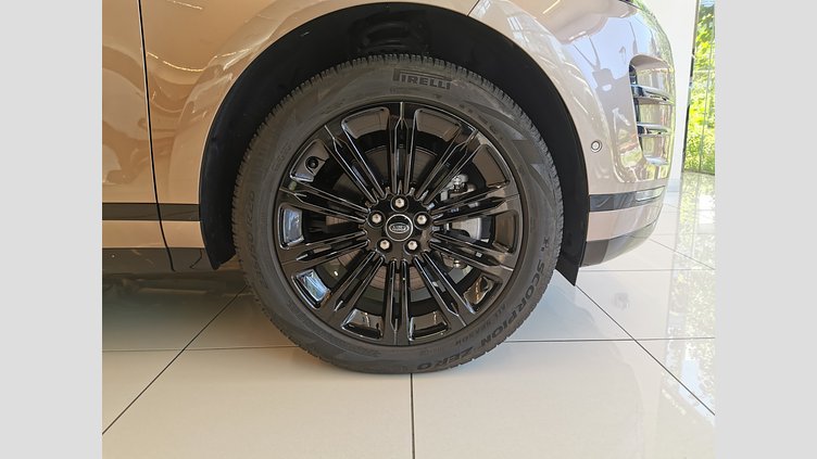 2024 認定中古車 Land Rover Range Rover Evoque コリンシアンブロンズ P300eプラグインハイブリッド（ガソリン） スタンダードホイールベース DYNAMIC HSE