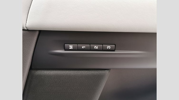 2024 認定中古車 Land Rover Range Rover Evoque コリンシアンブロンズ P300eプラグインハイブリッド（ガソリン） スタンダードホイールベース DYNAMIC HSE