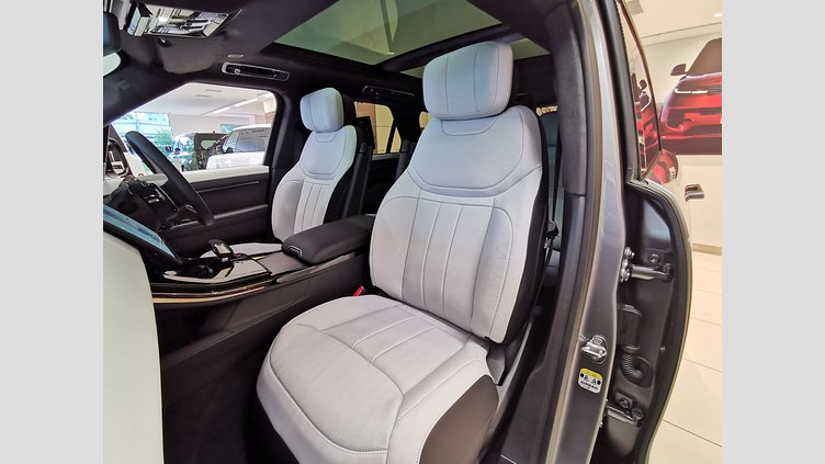 2025 認定中古車 Land Rover Range Rover Sport Eiger Grey 3.0 litre i6 PHEV​ オートバイオグラフィ　P550e