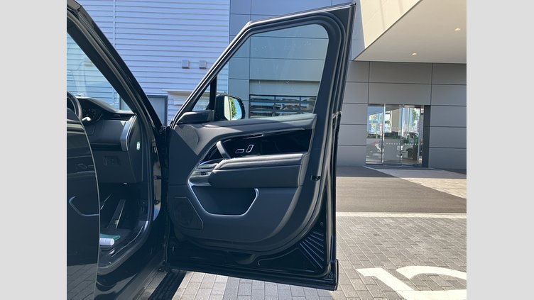 2024 認定中古車 Land Rover Range Rover サントリーニブラック P530 AWD（AT） スタンダードホイールベース Autobiography