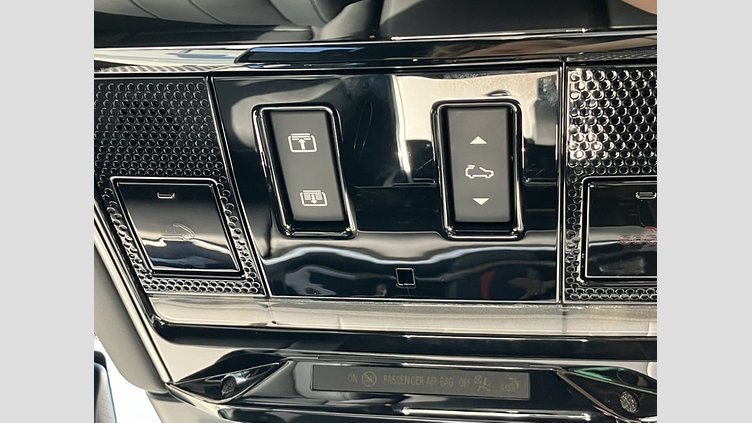 2024 認定中古車 Land Rover Range Rover サントリーニブラック P530 AWD（AT） スタンダードホイールベース Autobiography