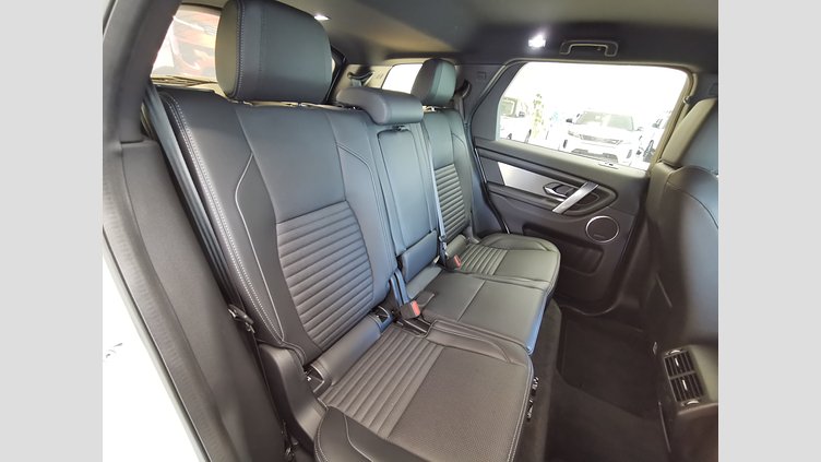 2024 認定中古車 Land Rover Discovery Sport オストゥーニパールホワイト D200マイルドハイブリッド（ディーゼル） 標準ホイール DYNAMIC SE