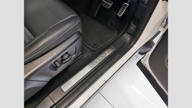 2024 認定中古車 Land Rover Discovery Sport オストゥーニパールホワイト D200マイルドハイブリッド（ディーゼル） 標準ホイール DYNAMIC SE