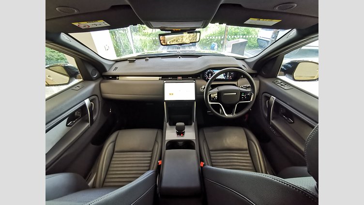 2024 認定中古車 Land Rover Discovery Sport オストゥーニパールホワイト D200マイルドハイブリッド（ディーゼル） 標準ホイール DYNAMIC SE
