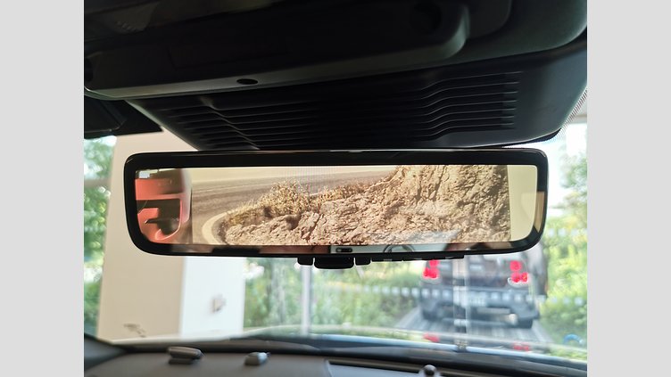 2024 認定中古車 Land Rover Discovery Sport オストゥーニパールホワイト D200マイルドハイブリッド（ディーゼル） 標準ホイール DYNAMIC SE