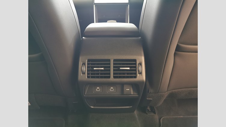 2024 認定中古車 Land Rover Discovery Sport オストゥーニパールホワイト D200マイルドハイブリッド（ディーゼル） 標準ホイール DYNAMIC SE