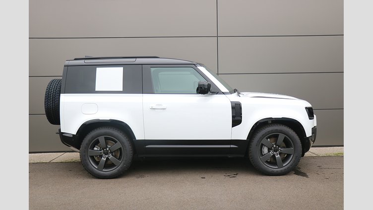 2025 認定中古車 Land Rover Defender 90 フジホワイト D350 ディーゼルマイルドハイブリッド X-Dynamic HSE
