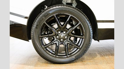 Range Rover Velar 11