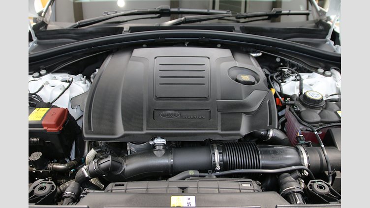 2026 認定中古車 Land Rover Range Rover Velar オストゥーニパールホワイト P400eプラグインハイブリッド（ガソリン） Dynamic SE