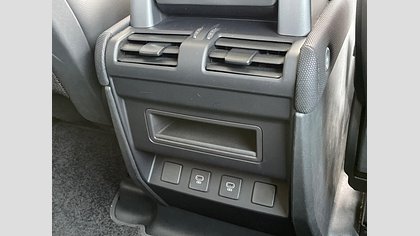 Defender 110 49