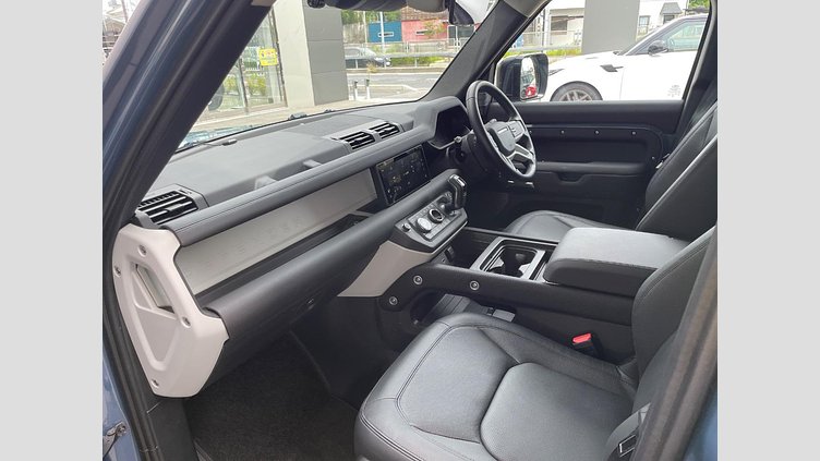 2024 認定中古車 Land Rover Defender 110 タスマンブルー D300 AWD（AT） カウンティEXT-P CURATED FOR JAPAN