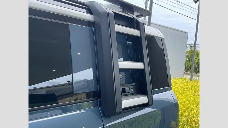 2024 認定中古車 Land Rover Defender 110 タスマンブルー D300 AWD（AT） カウンティEXT-P CURATED FOR JAPAN