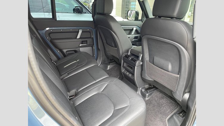 2024 認定中古車 Land Rover Defender 110 タスマンブルー D300 AWD（AT） カウンティEXT-P CURATED FOR JAPAN