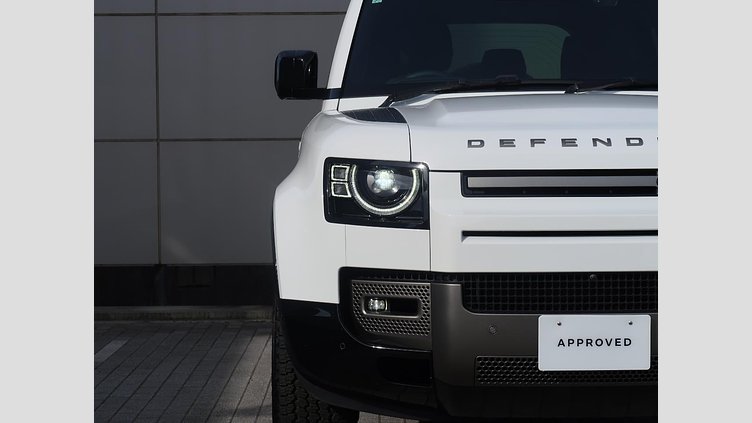 2025 認定中古車 Land Rover Defender 110 フジホワイト D350 ディーゼルマイルドハイブリッド X-Dynamic SE
