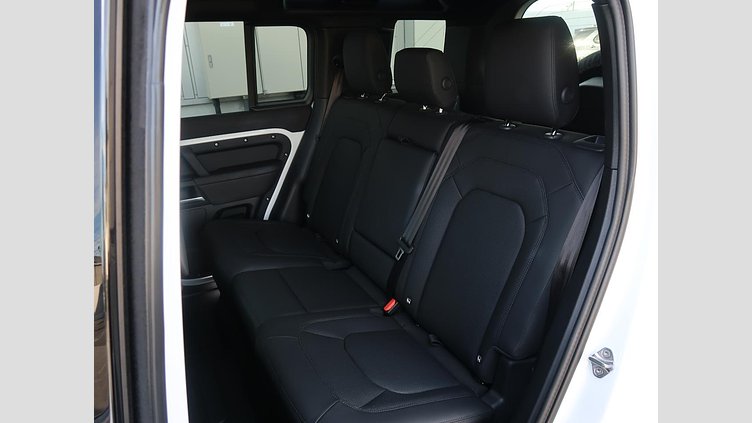 2025 認定中古車 Land Rover Defender 110 フジホワイト D350 ディーゼルマイルドハイブリッド X-Dynamic SE