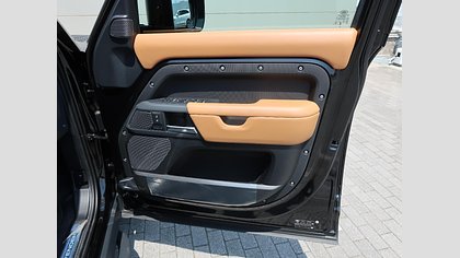 Defender 110 21