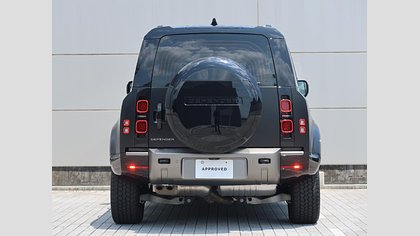 Defender 110 82