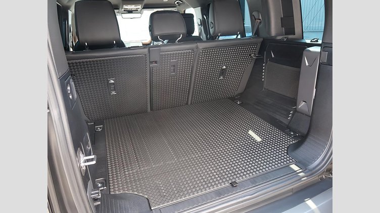 2024 認定中古車 Land Rover Defender 110 サントリーニブラック D300 AWD（AT） X-DYNAMIC HSE
