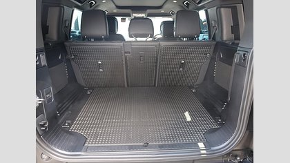 Defender 110 79