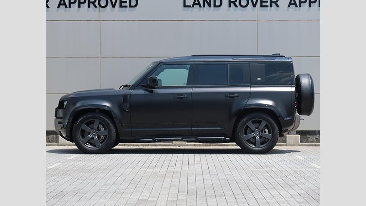 2024 認定中古車 Land Rover Defender 110 サントリーニブラック D300 AWD（AT） X-DYNAMIC HSE