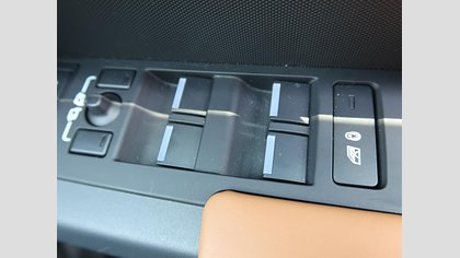 Defender 110 44